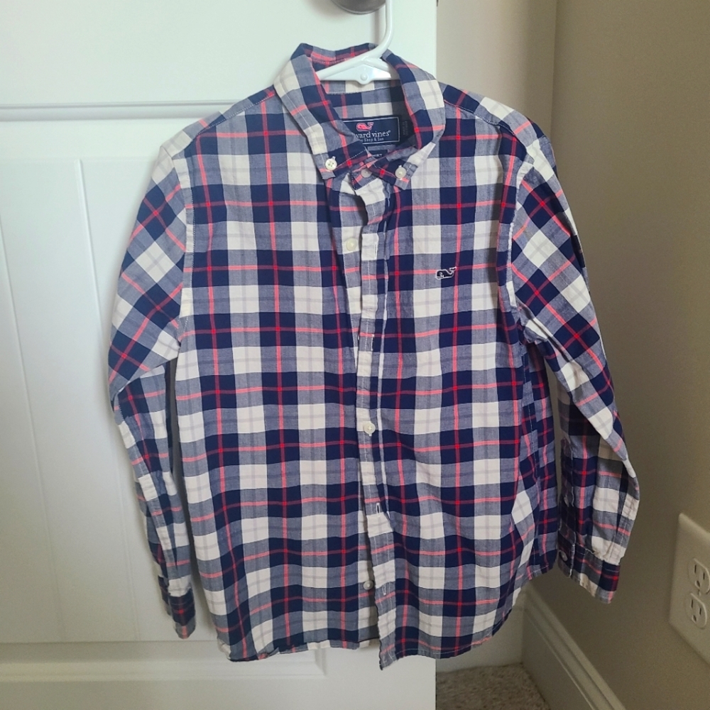 Vineyard Vines Boys Sizs 7 Button up long sleeve shirt